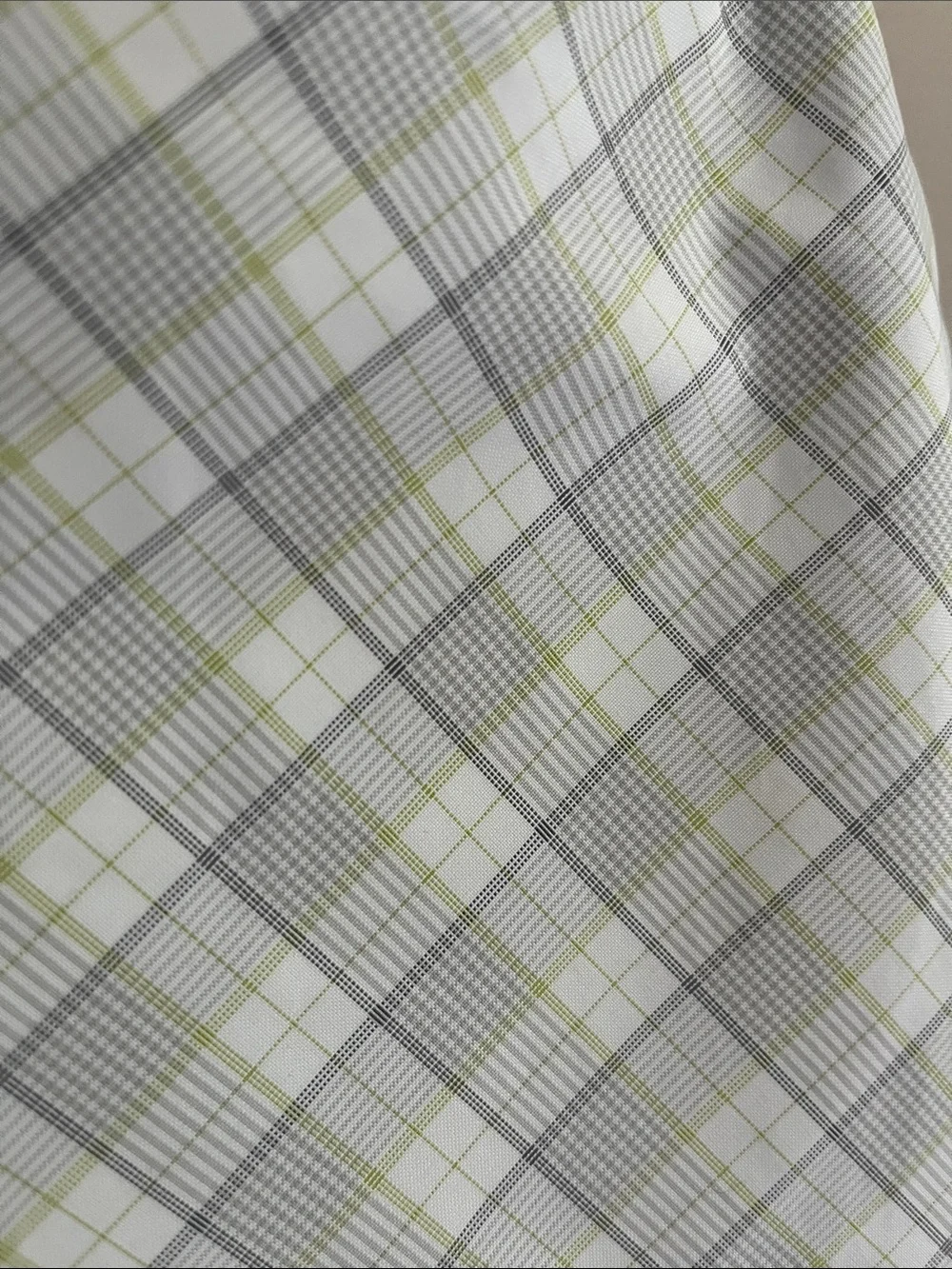 PGA TOUR flat-front performance white grey plaid golf shorts size 36